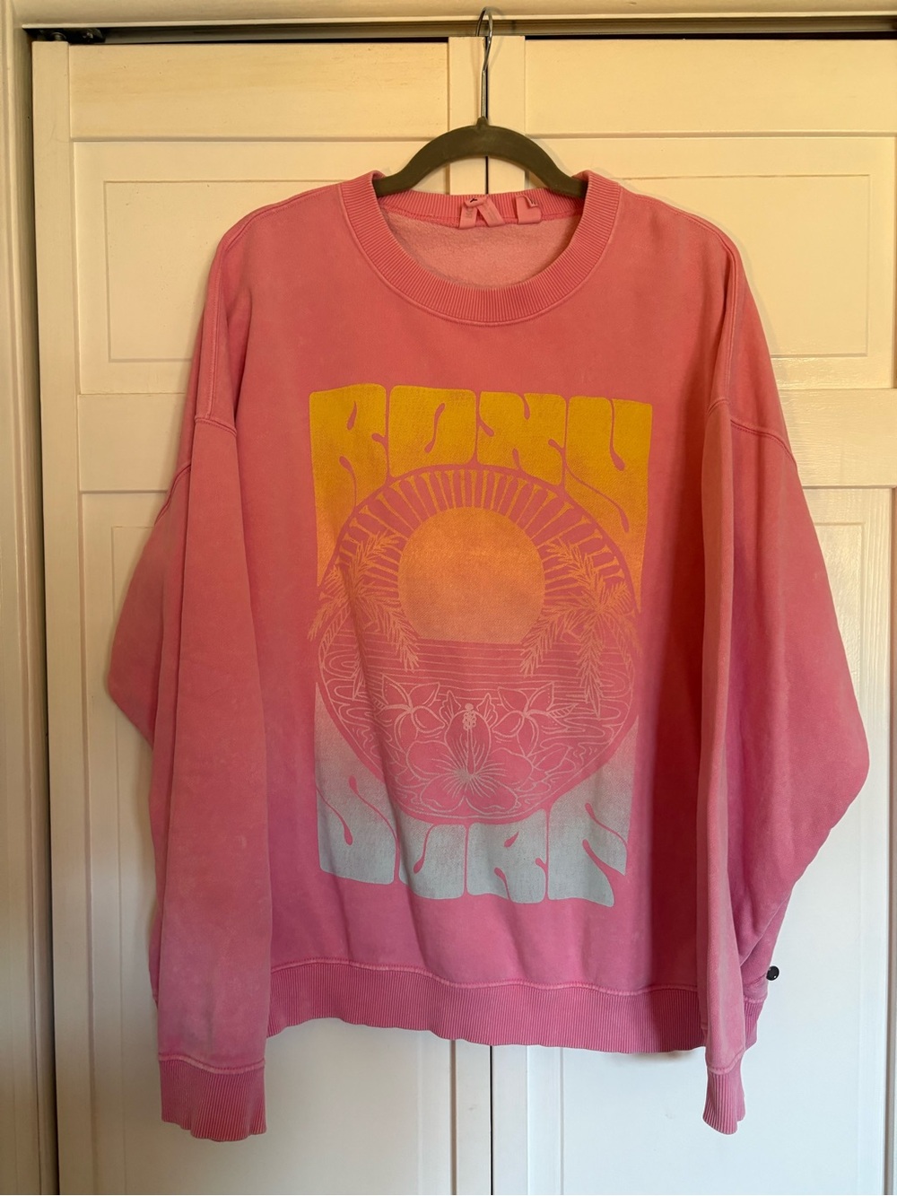 Roxy Pink Crewneck Sweatshirt with Sunset Graphic